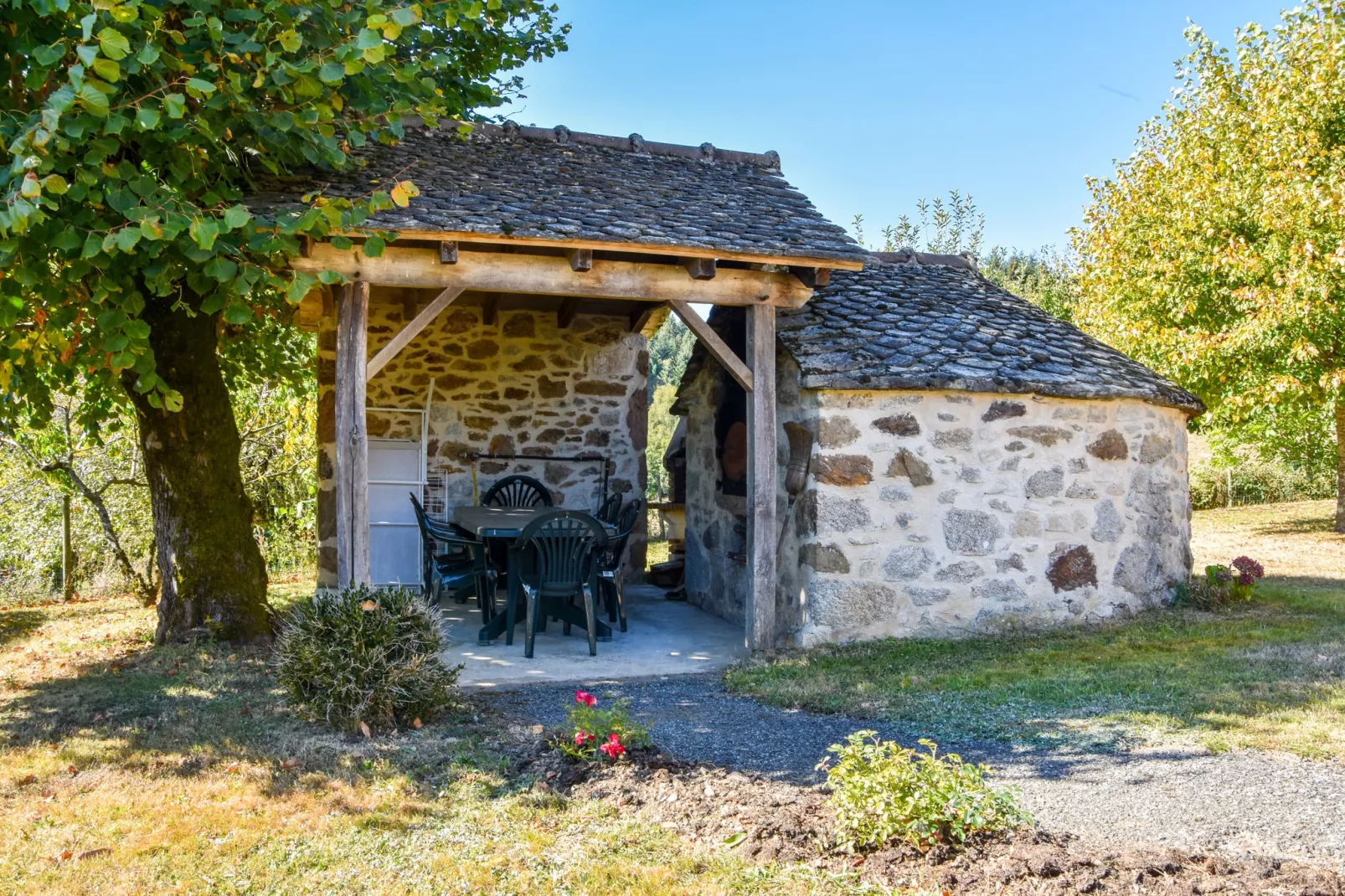 Authentique maison auvergnate-Terrasbalkon