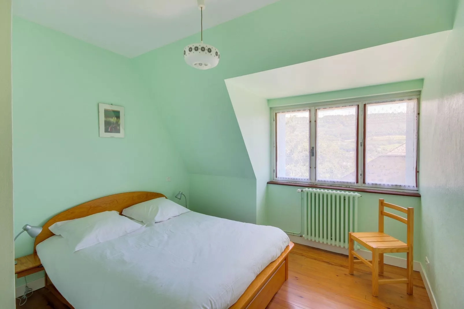 Maison près des volcans d'Auvergne-Slaapkamer