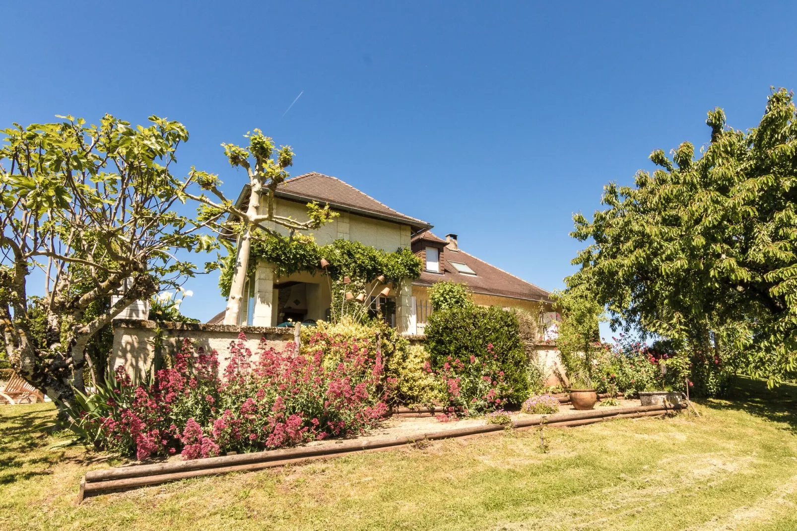 Villa de l'Yssandonnais-Tuinen zomer