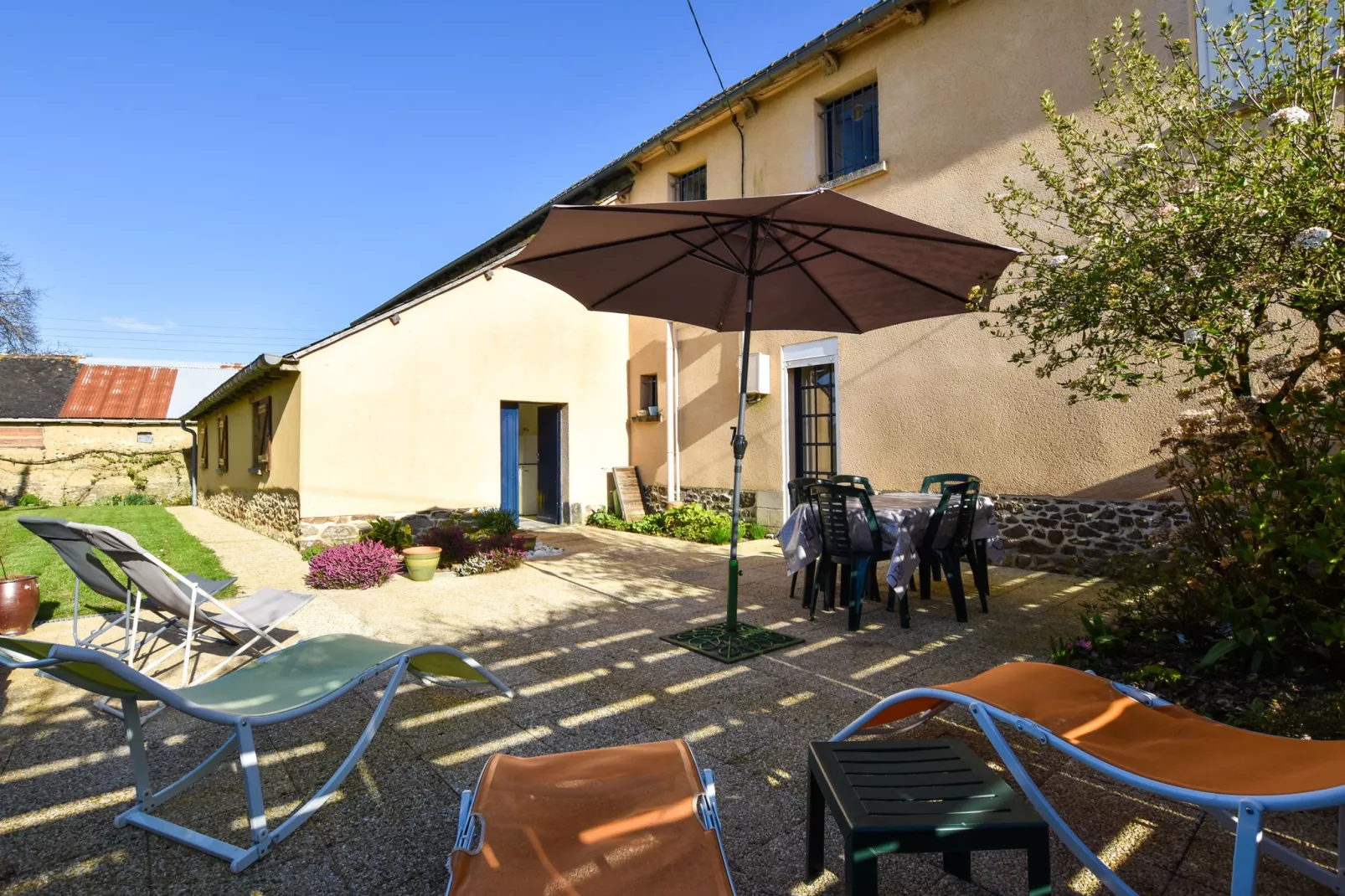 Jolie maison en pays de Rance-Terrasbalkon