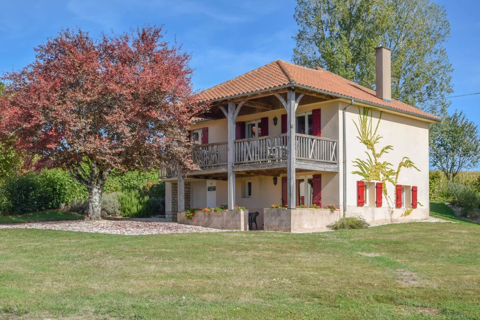 Le Pavillon-Buitenkant zomer