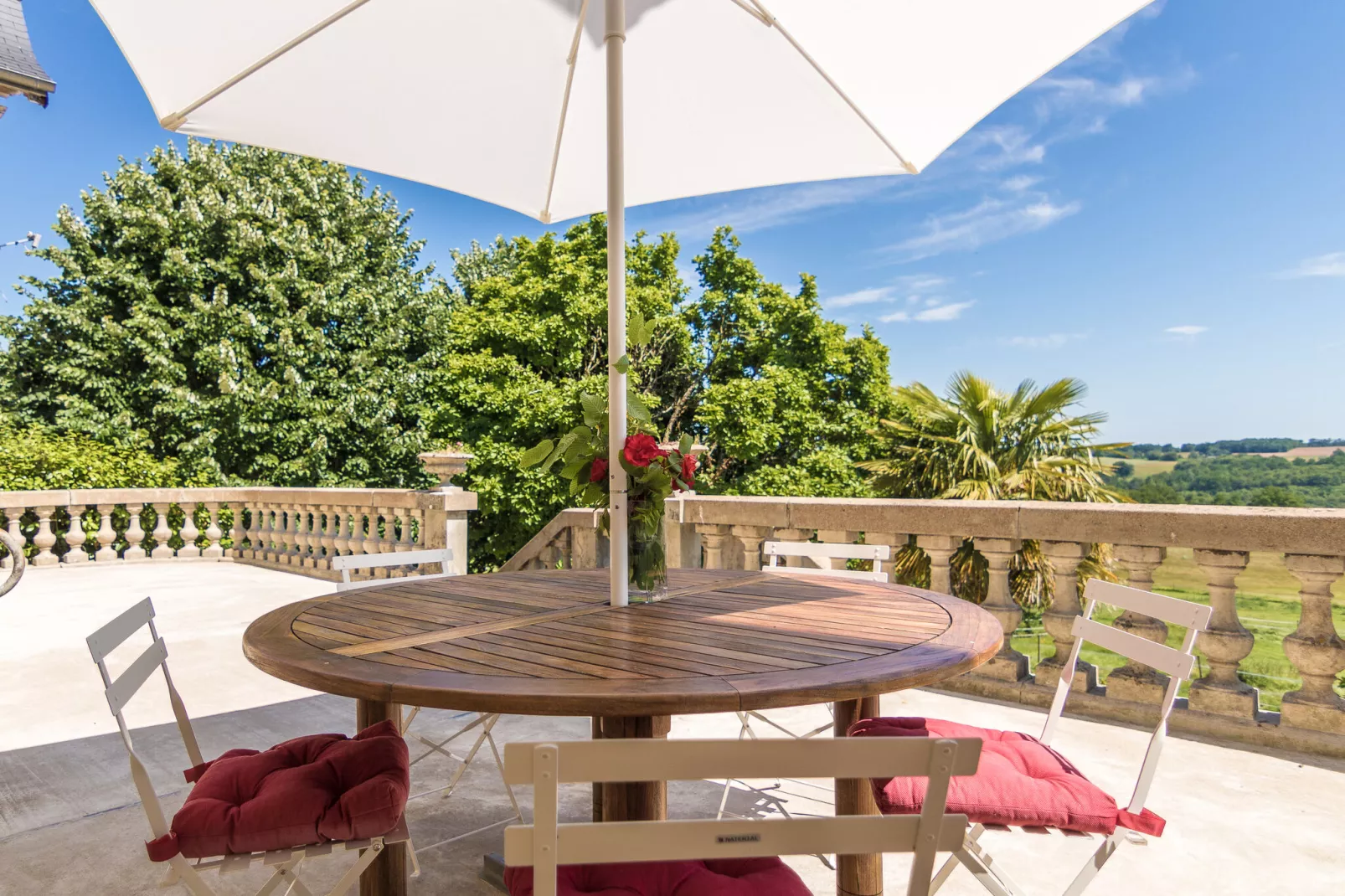 Un Manoir en Dordogne-Terrasbalkon