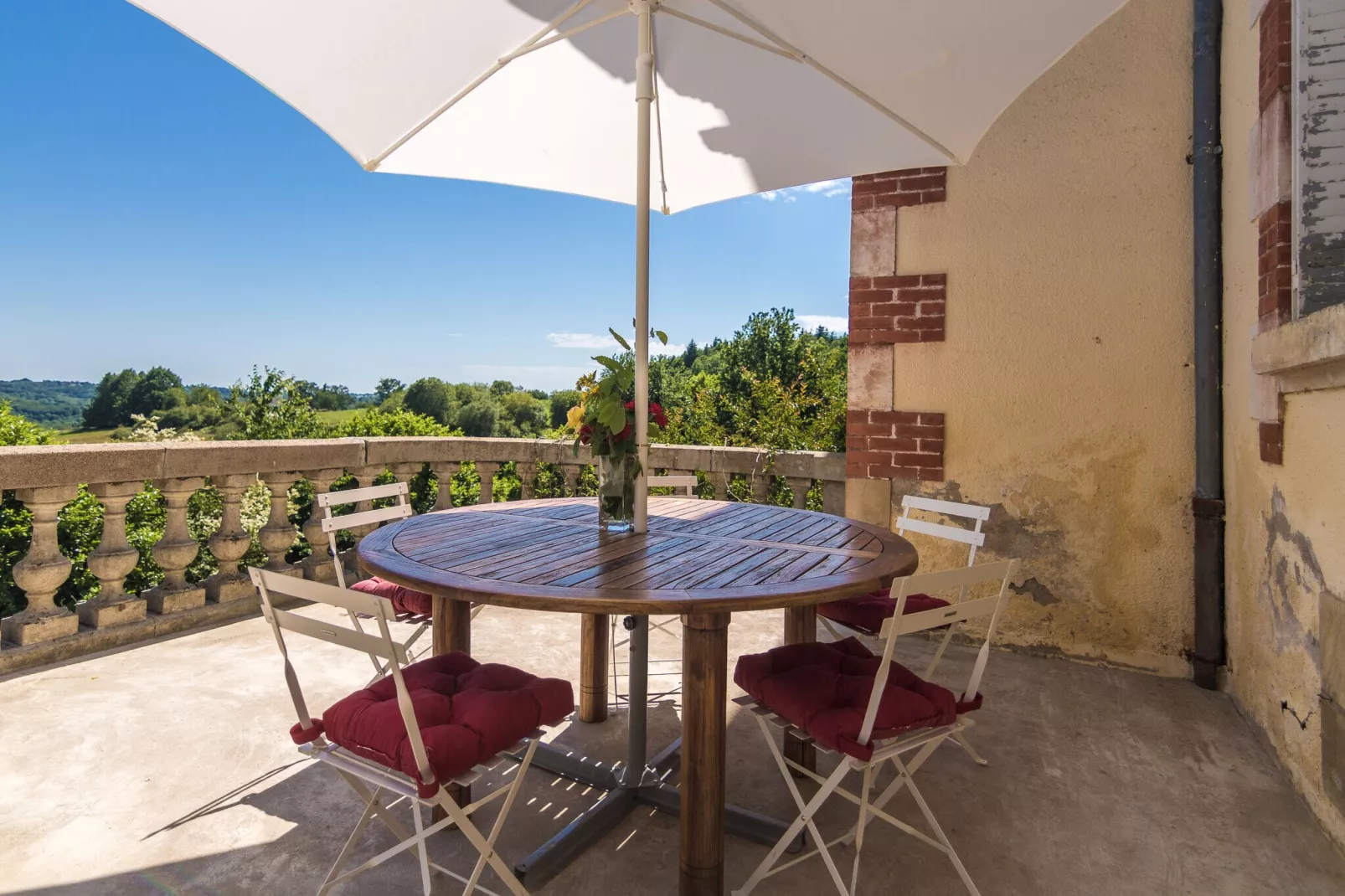 Un Manoir en Dordogne-Terrasbalkon