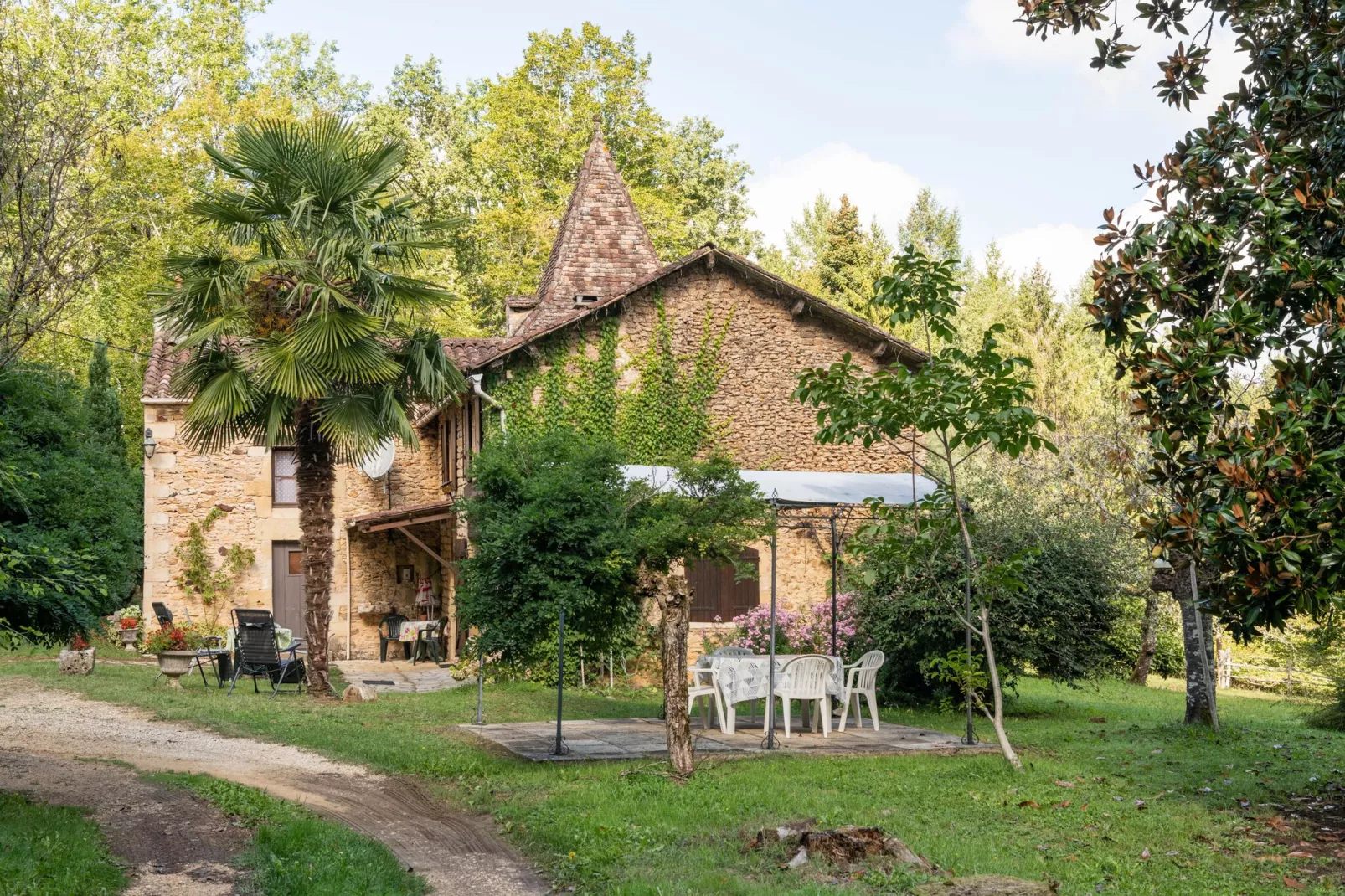 Maison de vacances Villefranche du Perigord-Buitenkant zomer