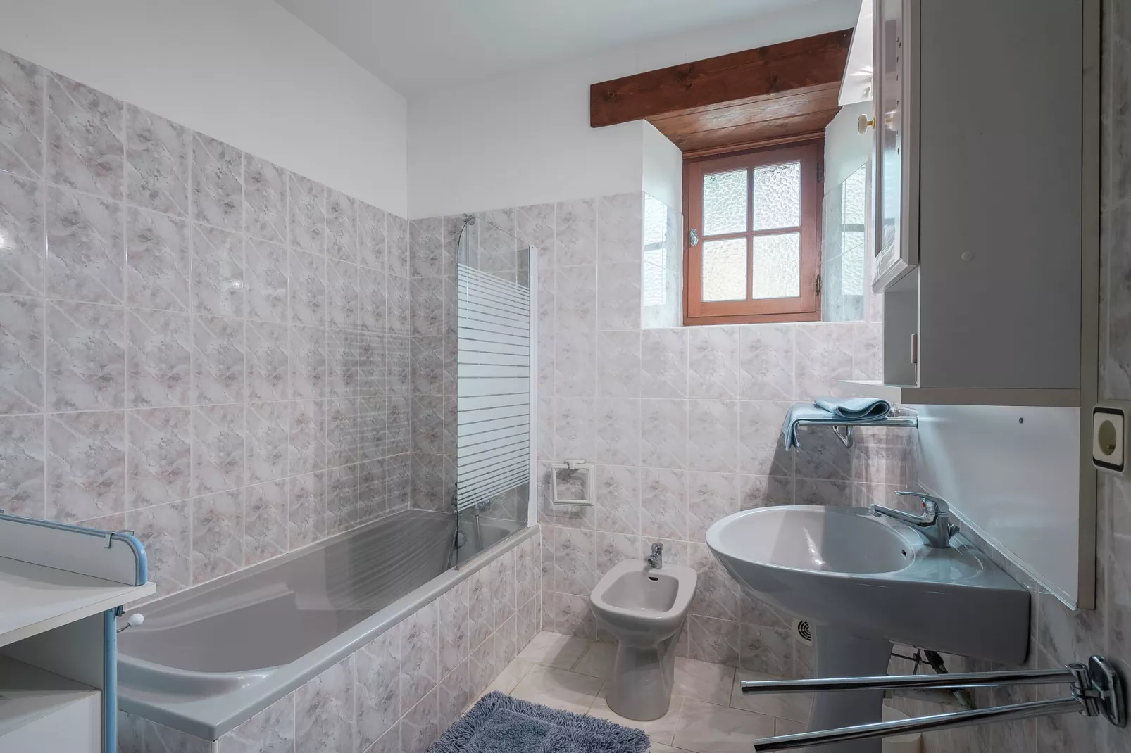 Prachtig landhuis met authentieke sfeer in Prats-du-Périgord - Badkamer