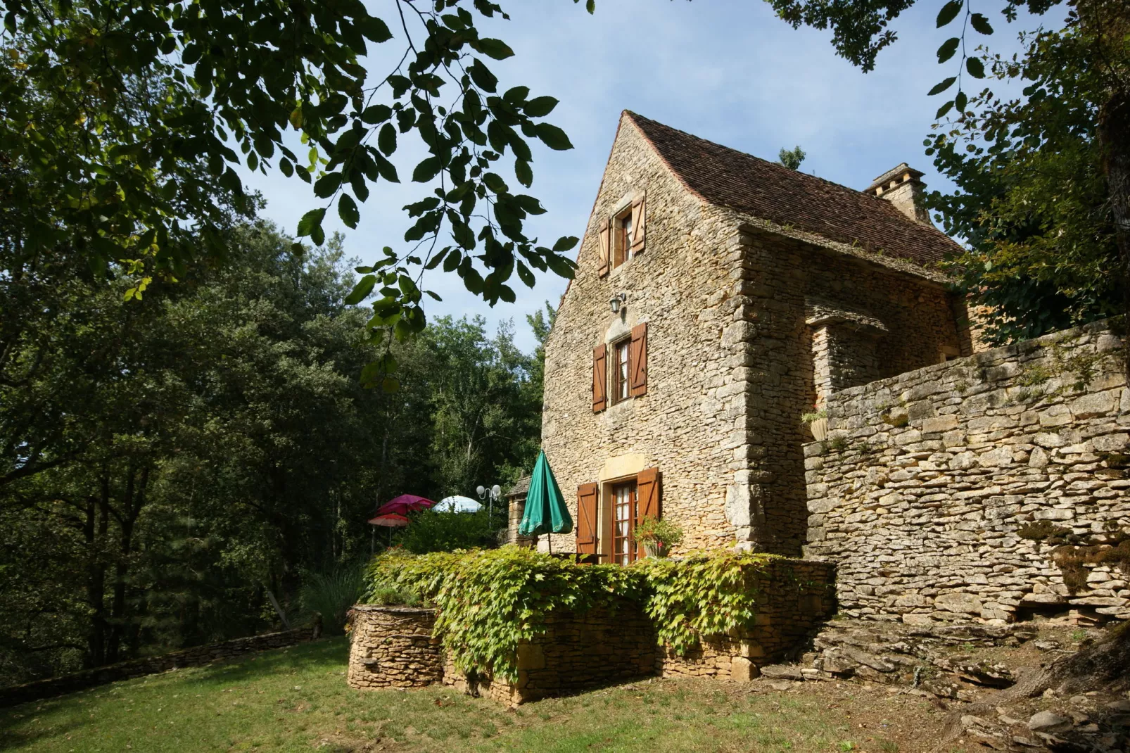 Maison de vacances Besse Micouleaud-Tuinen zomer