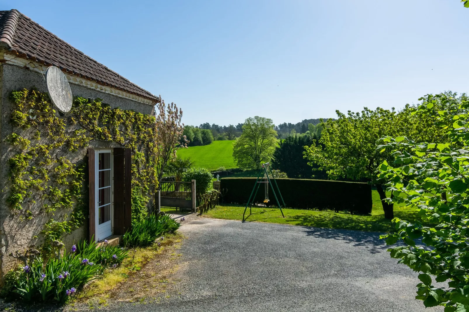 Maison de vacances Loubejac-Tuinen zomer