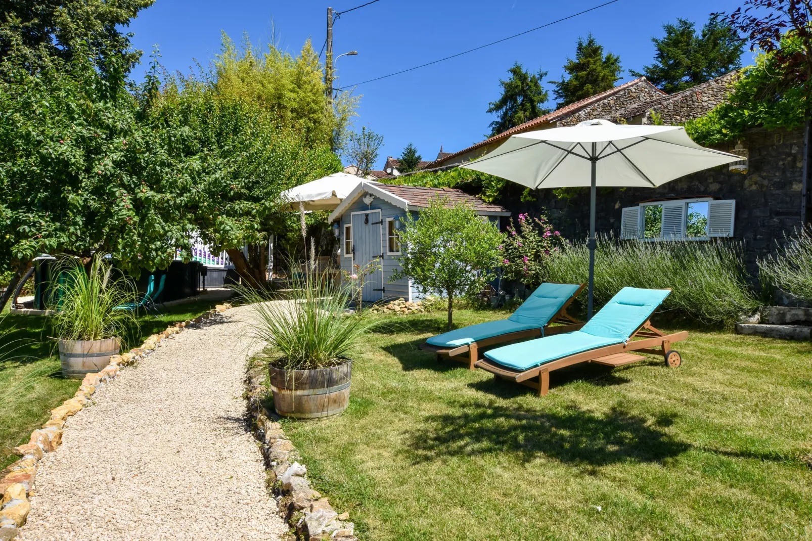 Maison Vue en Ciel-Tuinen zomer