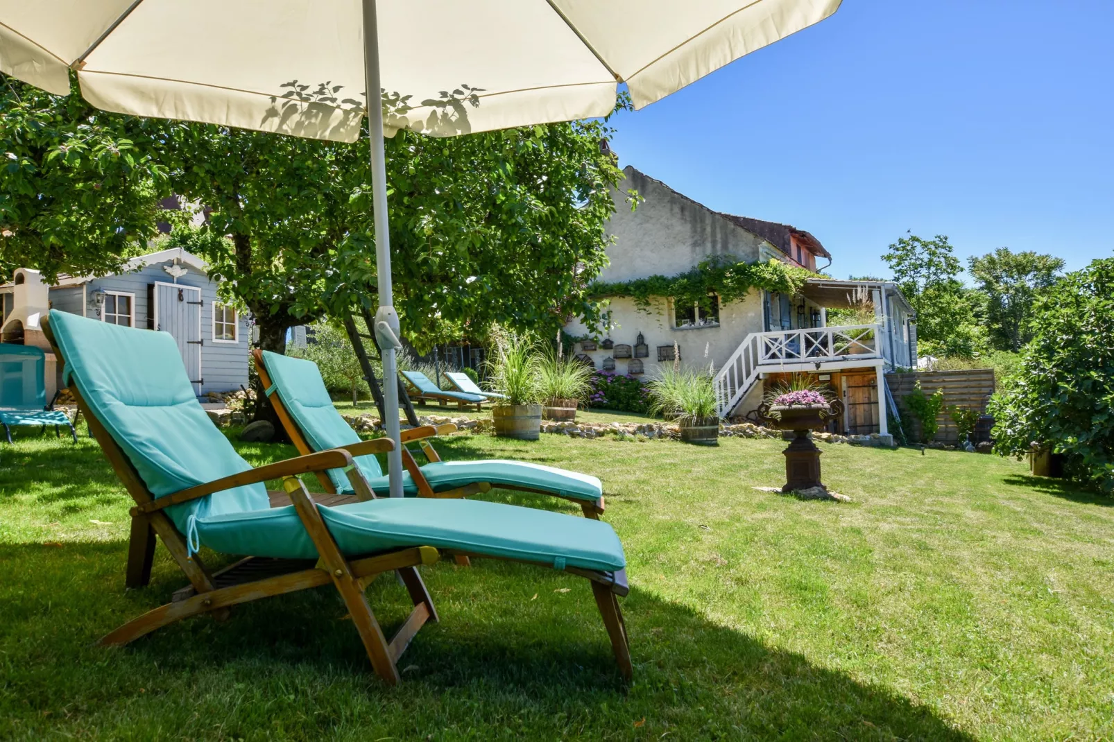 Maison Vue en Ciel-Tuinen zomer