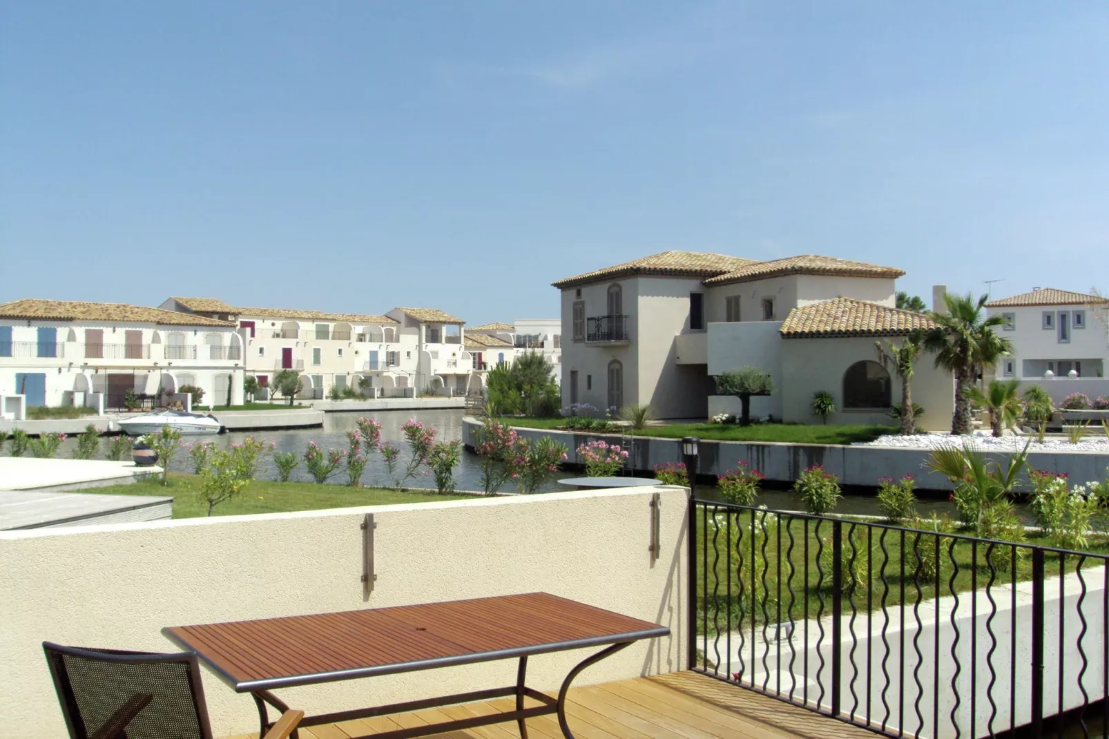 Au bord de l'eau-Terrasbalkon