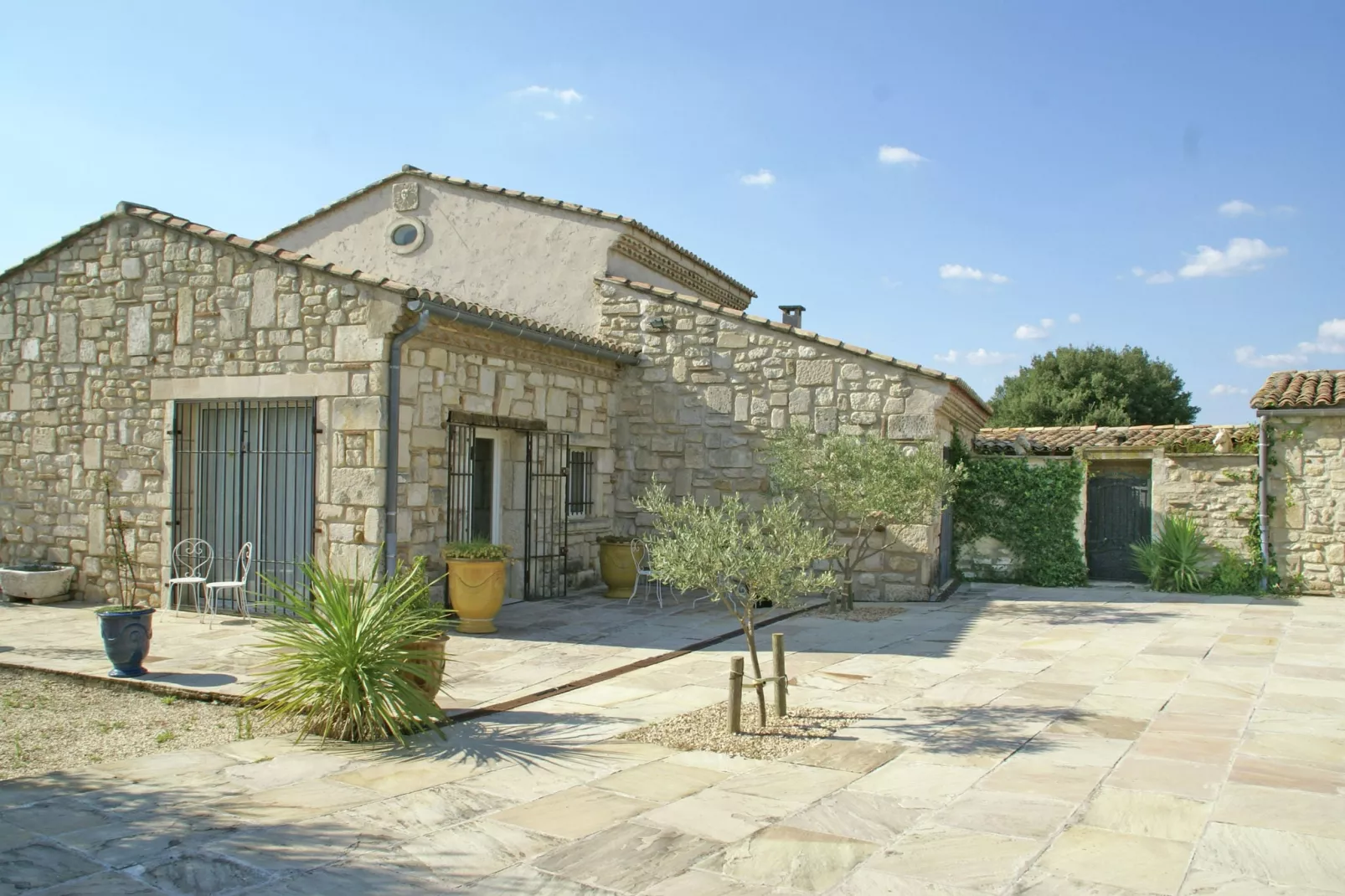 Maison de vacances - MONTFRIN-Buitenkant zomer