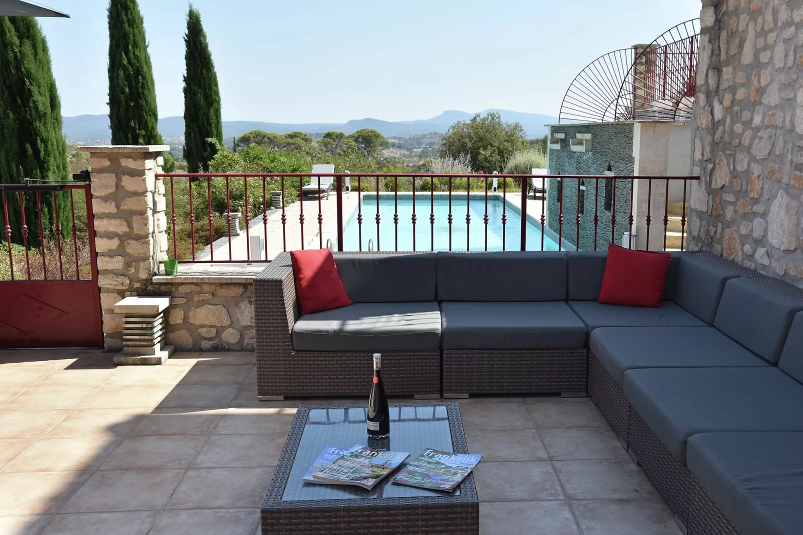 Villa des 4 vents A  for 10 adults and 2 children - Terrasbalkon