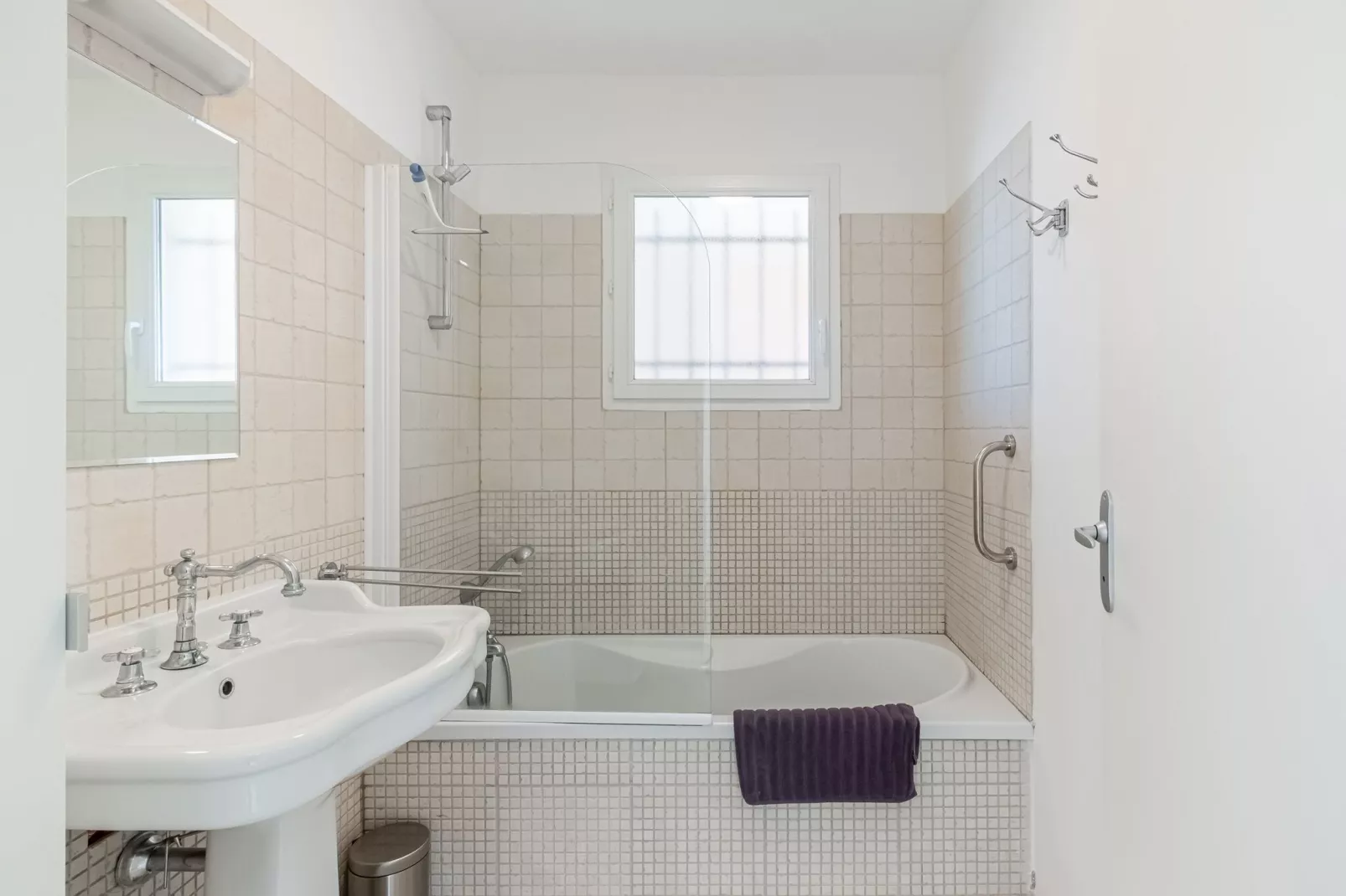 Villa Porthos-Badkamer