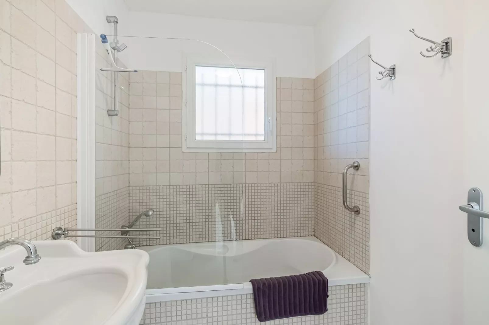 Villa Porthos-Badkamer