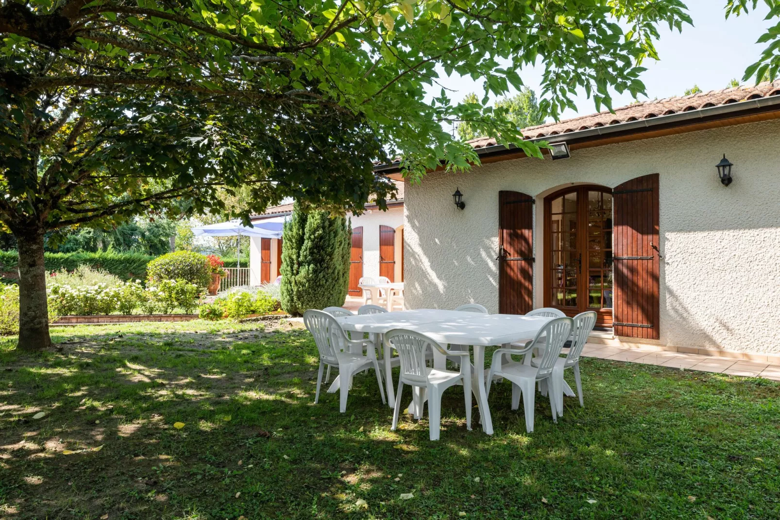 Villa Pineuilh près de Dordogne-Tuinen zomer