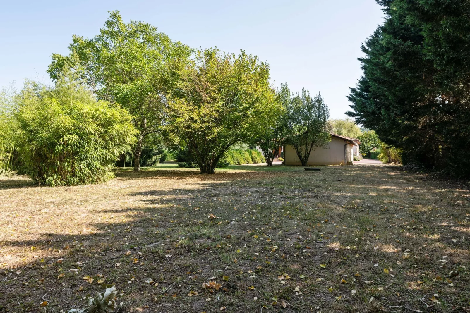 Villa Pineuilh près de Dordogne-Tuinen zomer