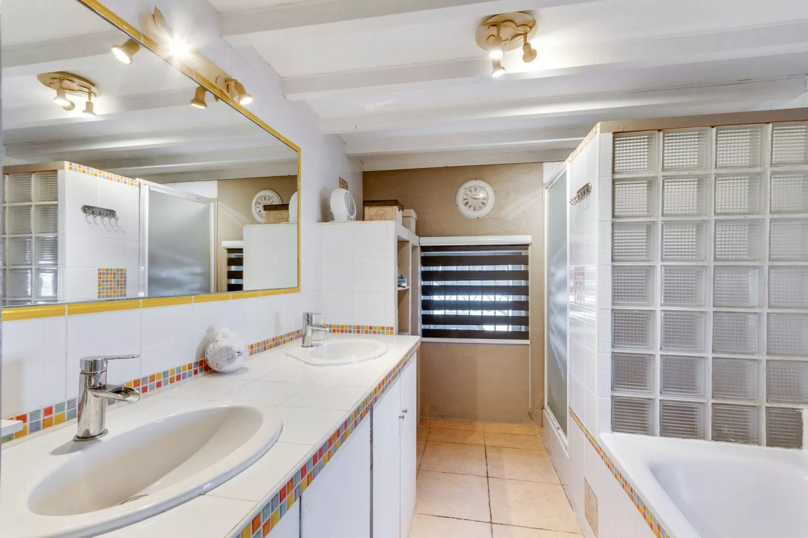 MAISON BUFFET - Badkamer