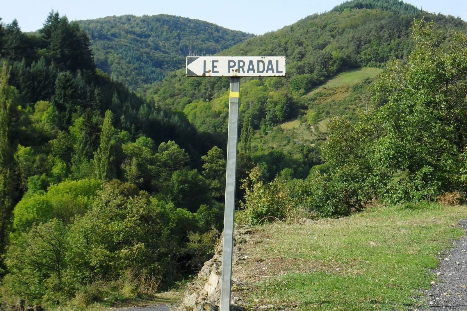 Gite du Pradal-Gebieden zomer 1km