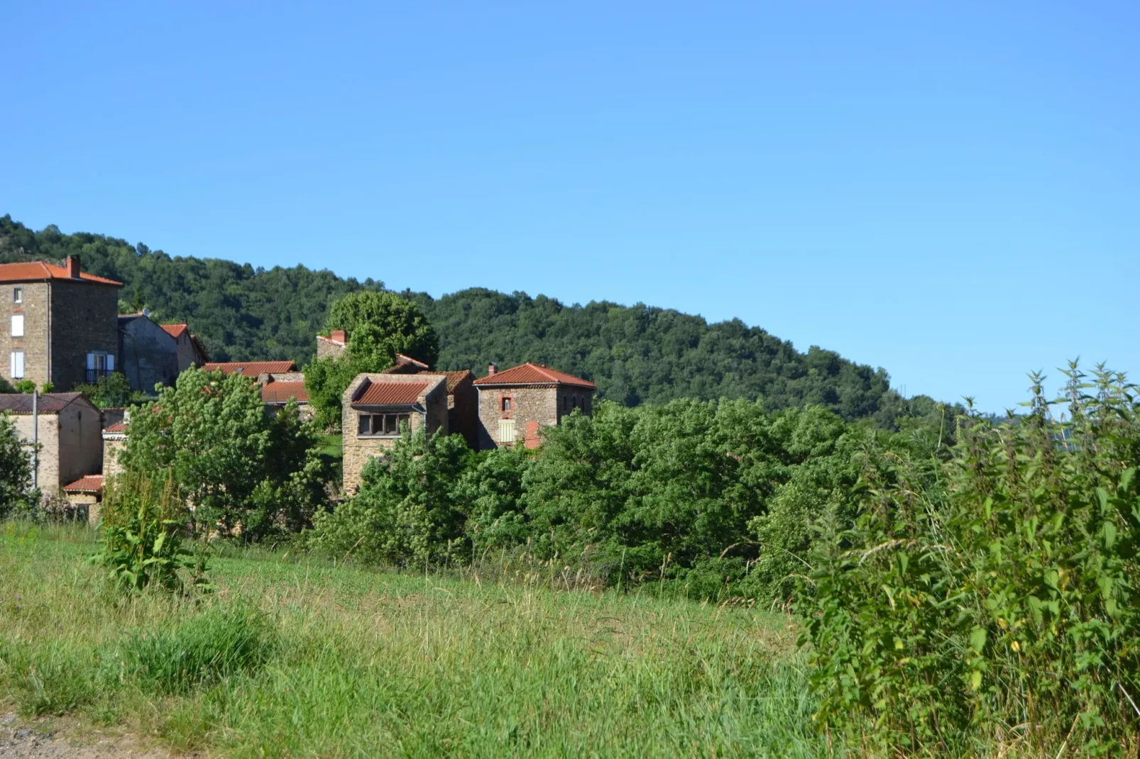 Rougeac-Buitenkant zomer