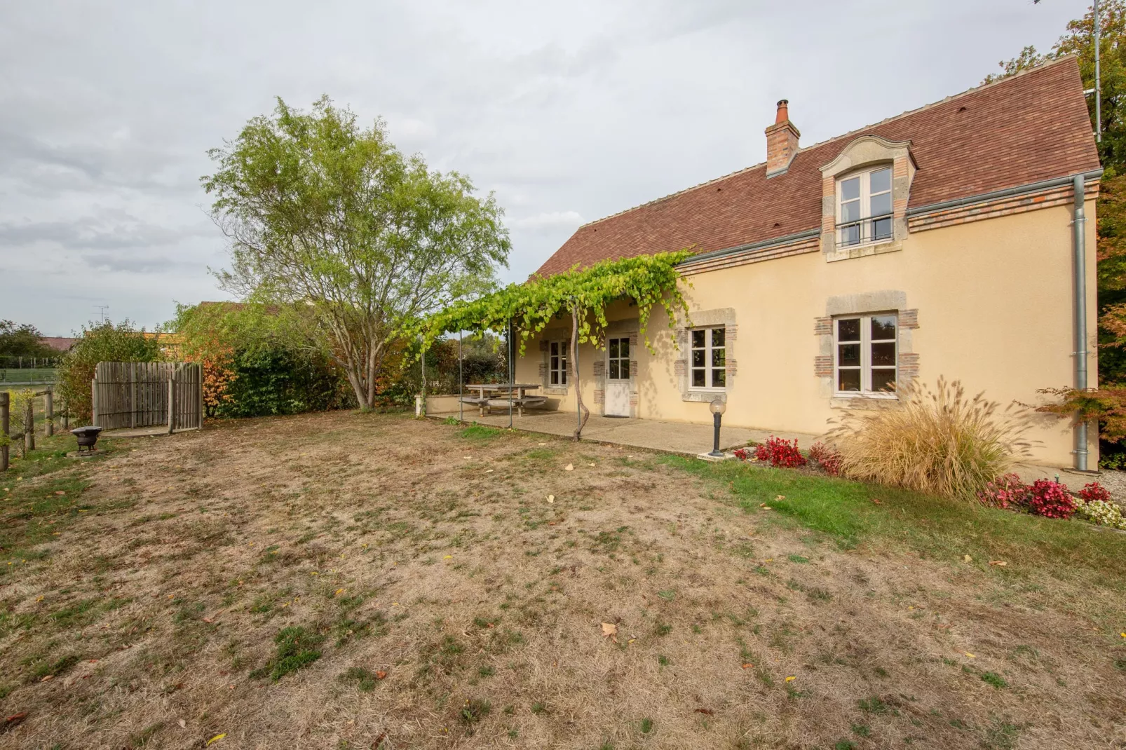 Maison de vacances - VITRY-AUX-LOGES-Tuinen zomer