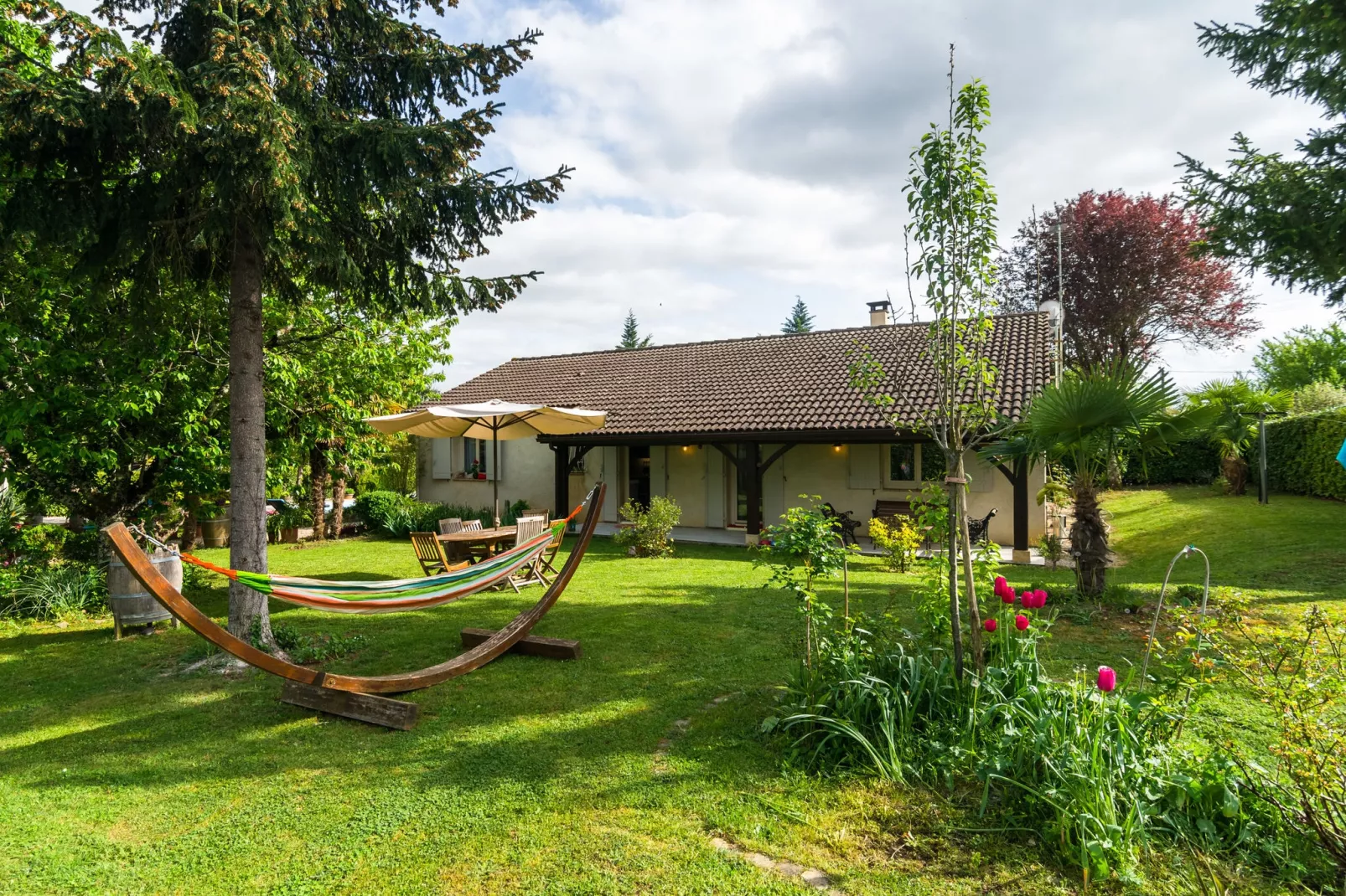 Maison de vacances Espere - Buitenkant zomer