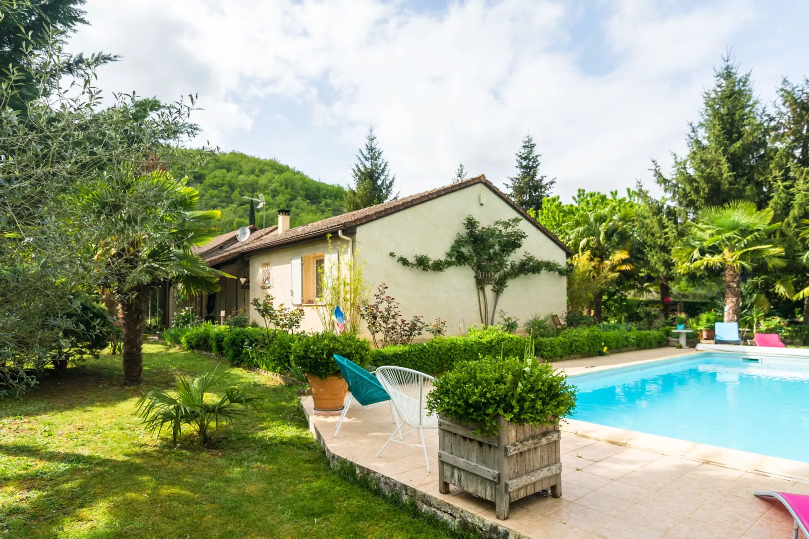 Maison de vacances Espere - Buitenkant zomer