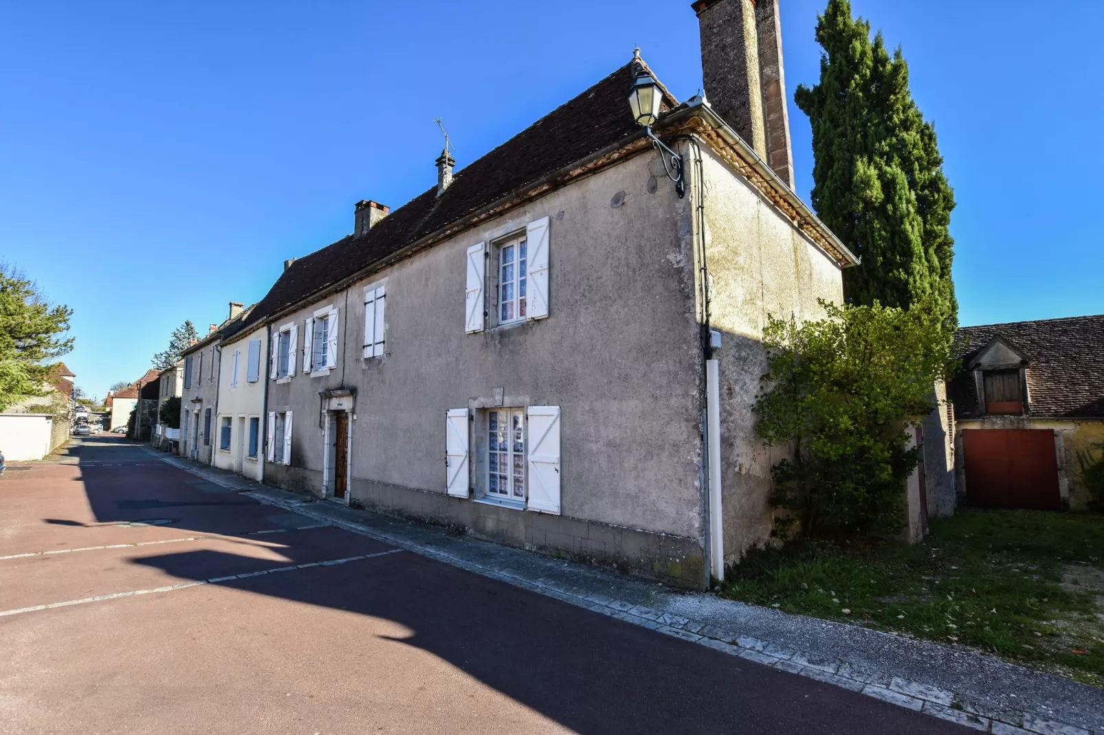 Maison à la campagne-Buitenkant zomer