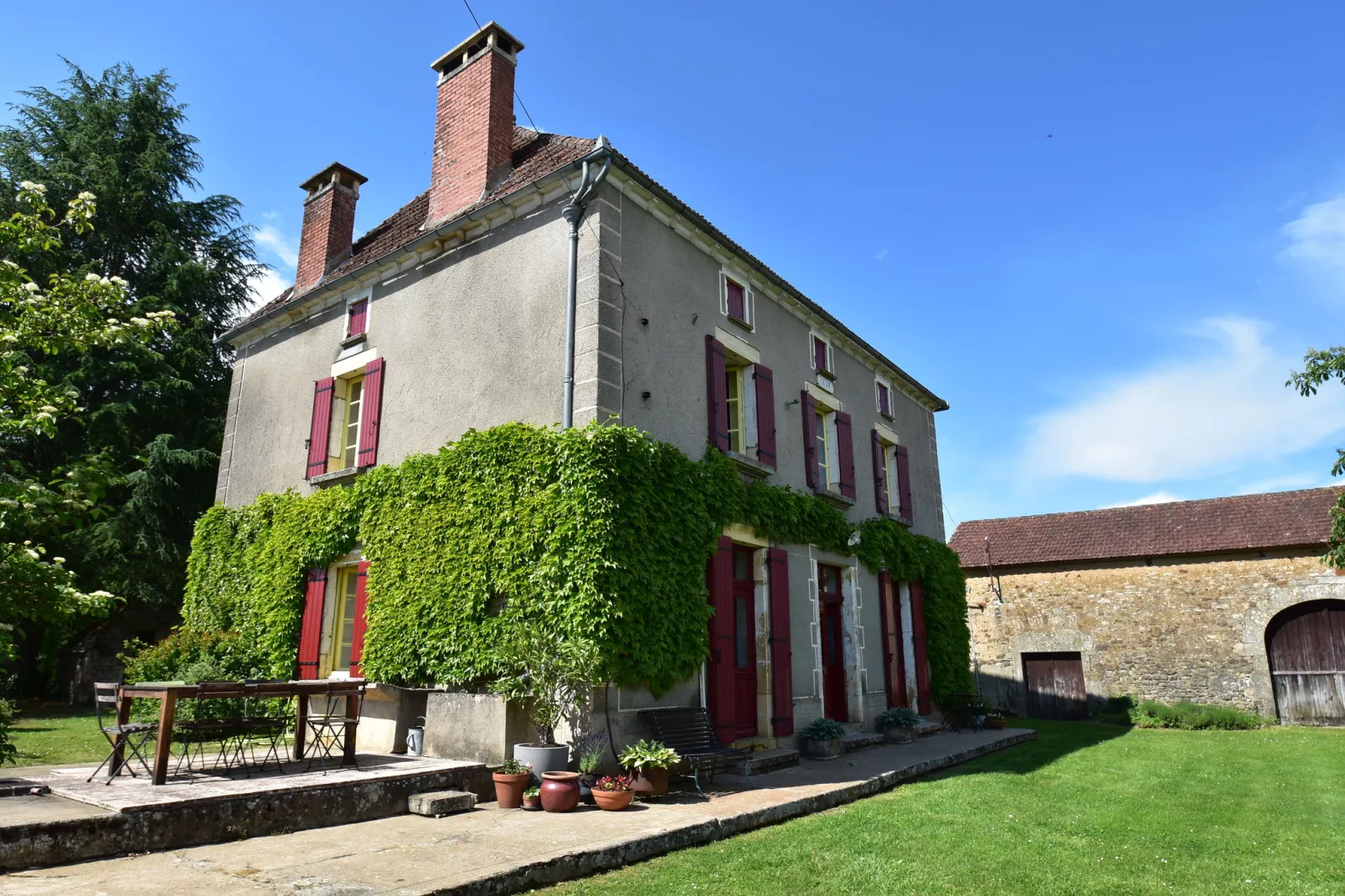 Maison de vacances Montcléra Cournes 8 pers-Buitenkant zomer