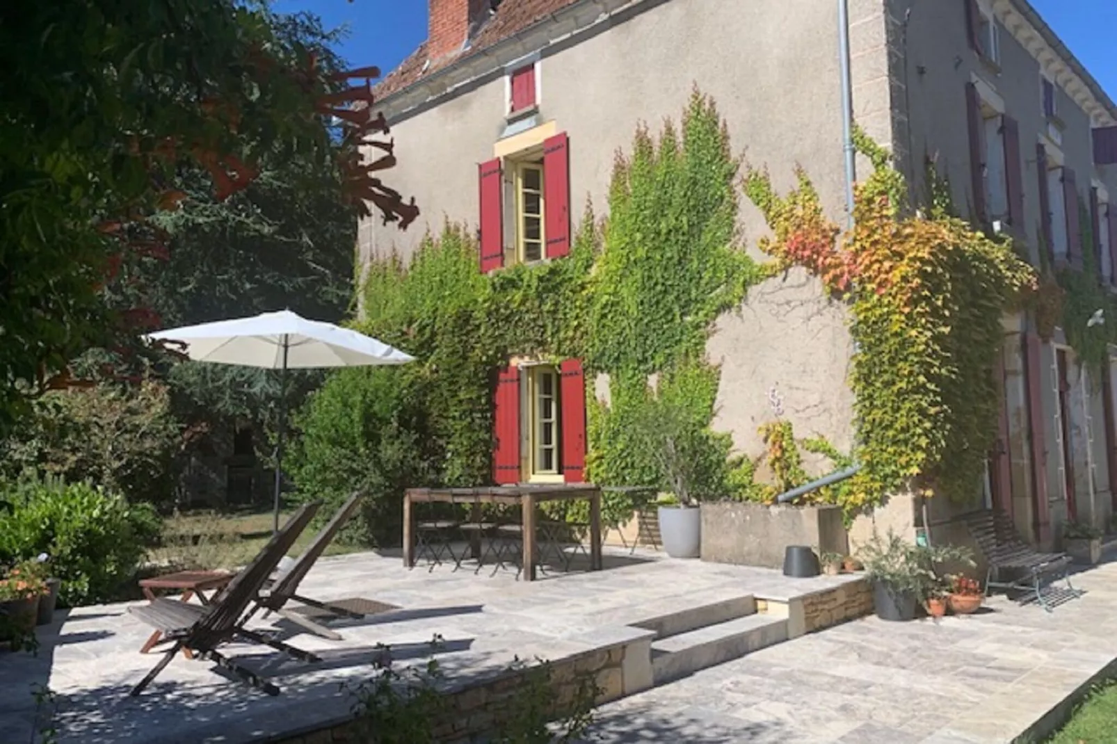 Maison de vacances Montcléra Cournes 8 pers-Buitenkant zomer