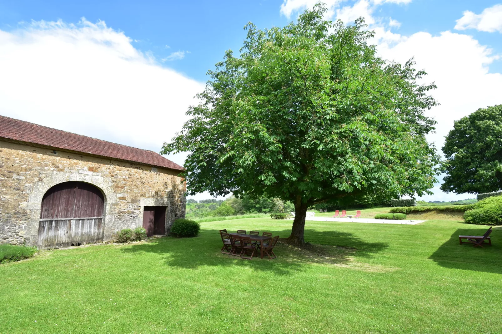 Maison de vacances Montcléra Cournes 8 pers-Tuinen zomer