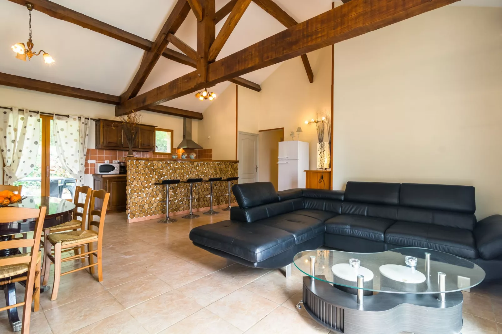 Maison de vacances Blanquefort sur Briolance 10 pers-Woonkamer