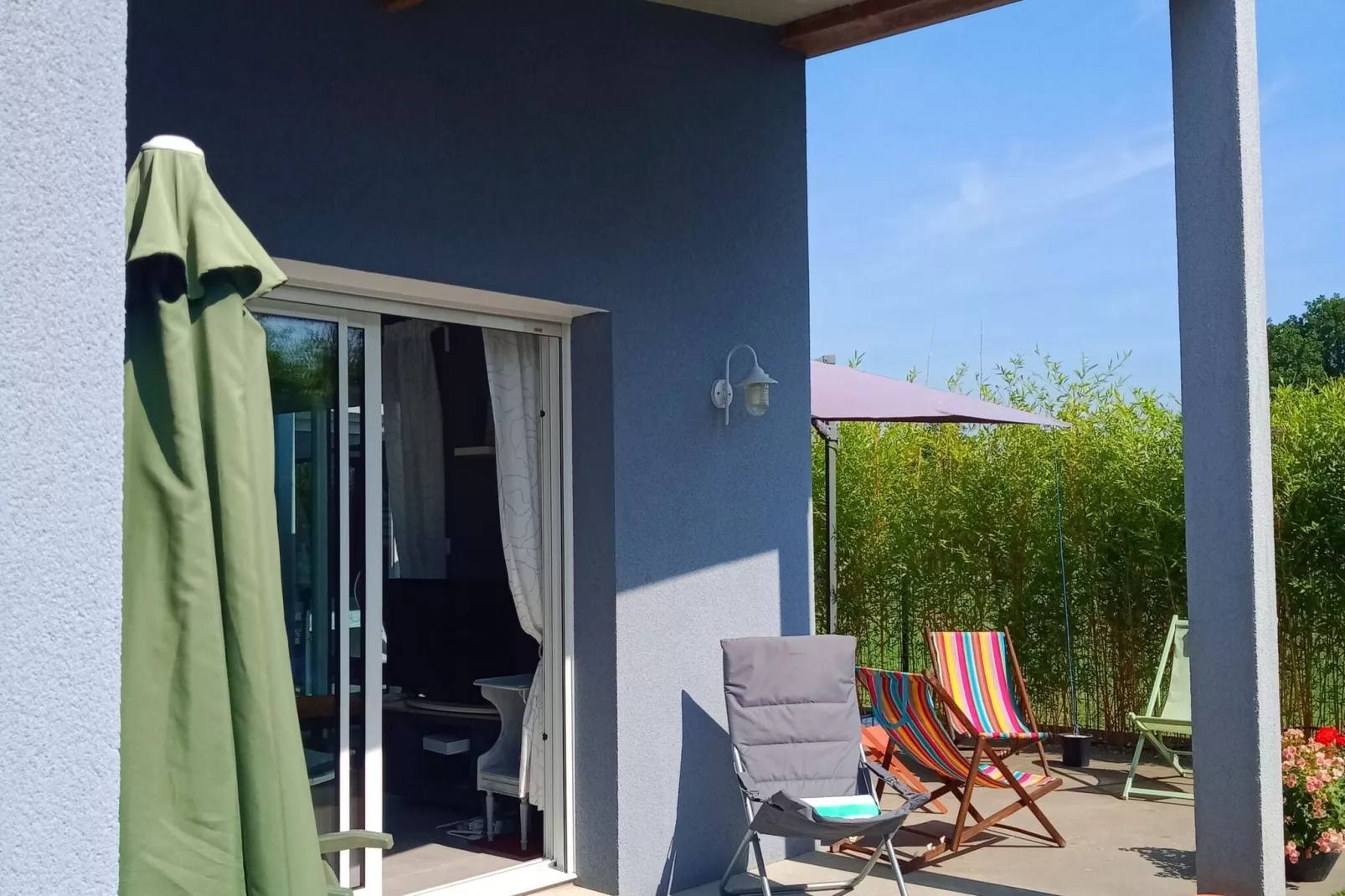 Maison de vacances Dragey-Ronthon-Tuinen zomer
