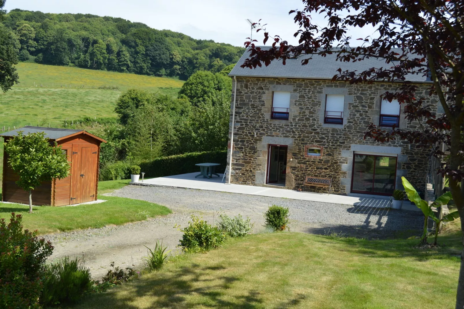 Gite 6 pers proche Mont St Michel-Buitenkant zomer