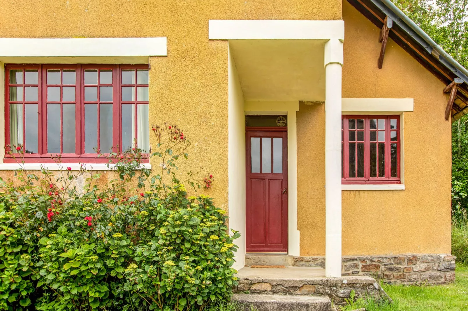 Vakantiehuis in Portbail-sur-Mer met terras-Buitenkant zomer