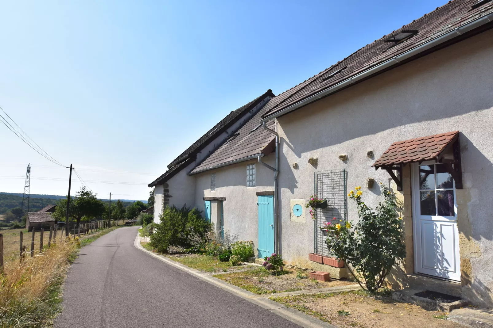 Maison de vacances Vignol-Buitenkant zomer