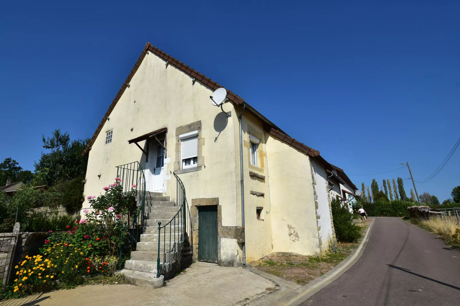 Maison de vacances Vignol-Buitenkant zomer