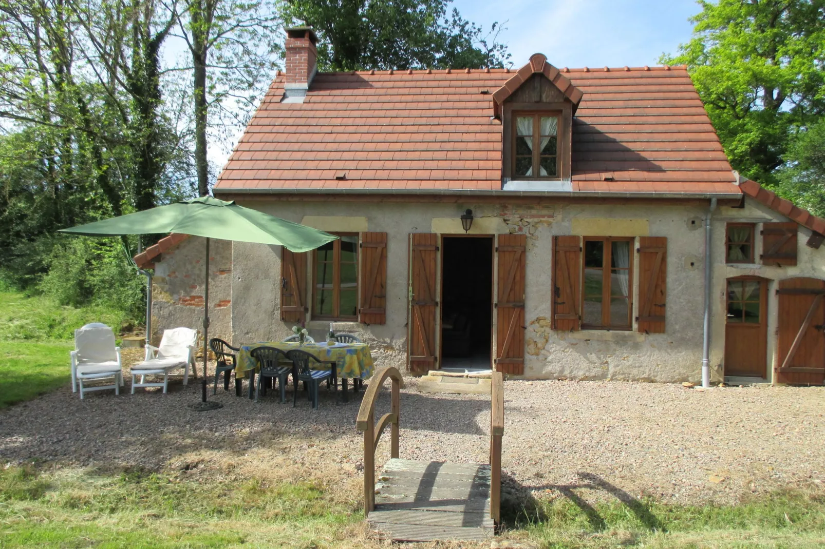 La maison du père Patin-Buitenkant zomer