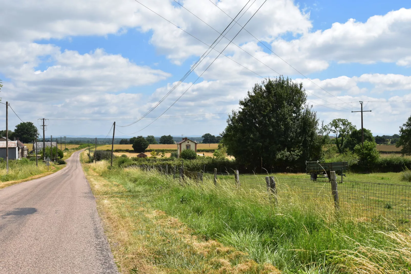 Maison de vacances Crux la Ville-Gebieden zomer 1km