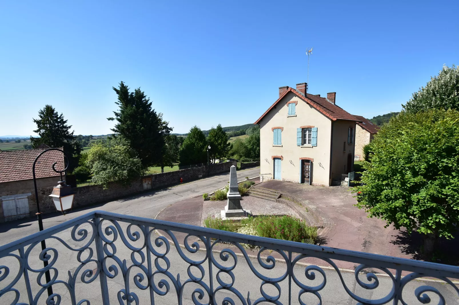 Villa 8 pers piscine-Uitzicht zomer