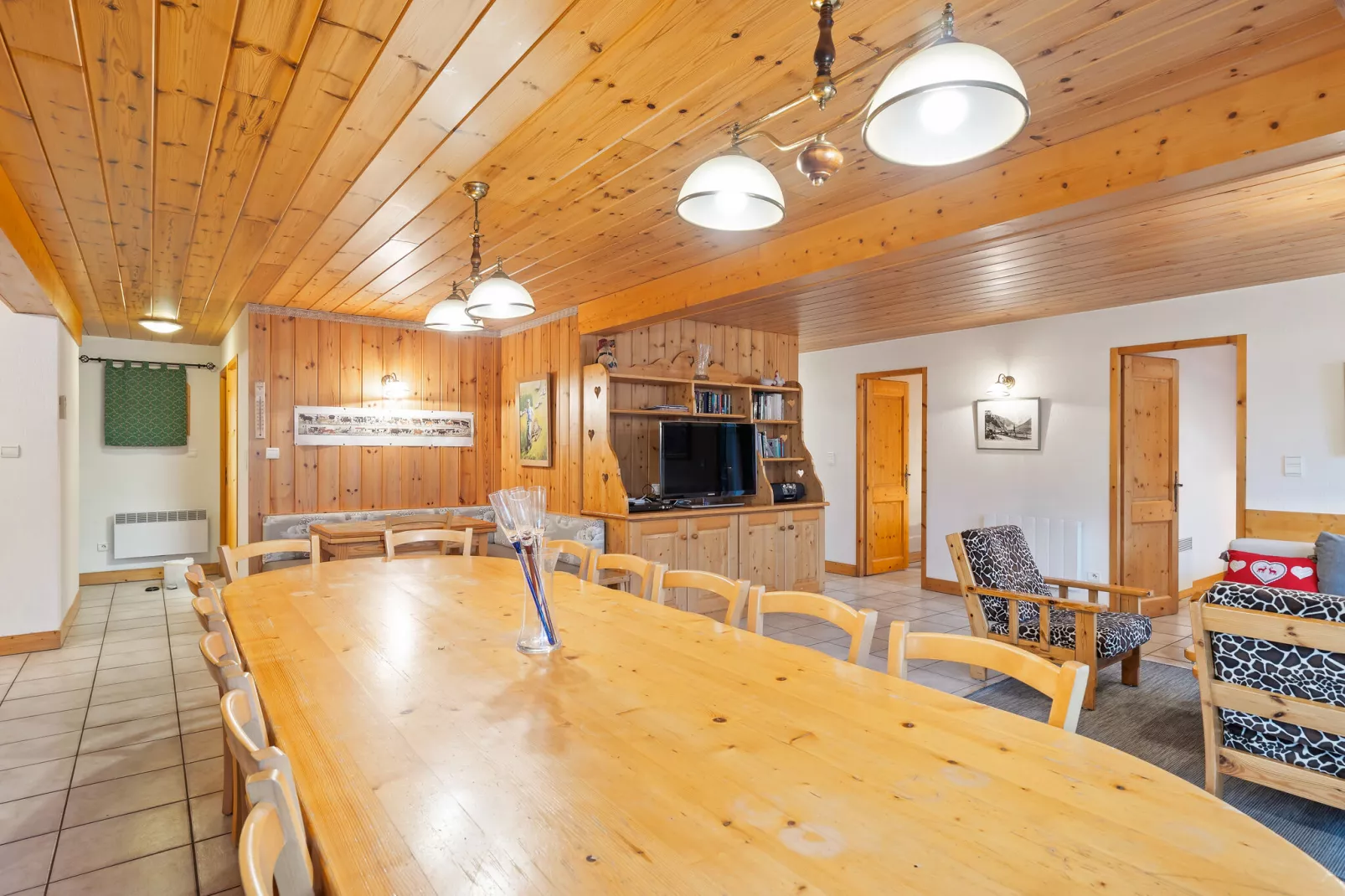 Chalet du Merle 1-Eetkamer