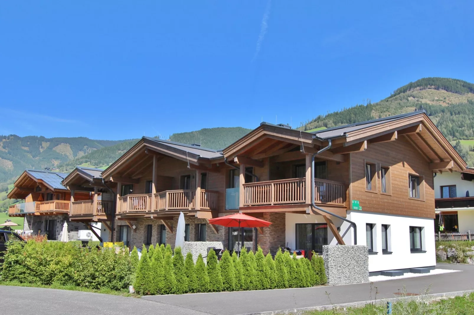 Salzach Lodge-Buitenkant zomer