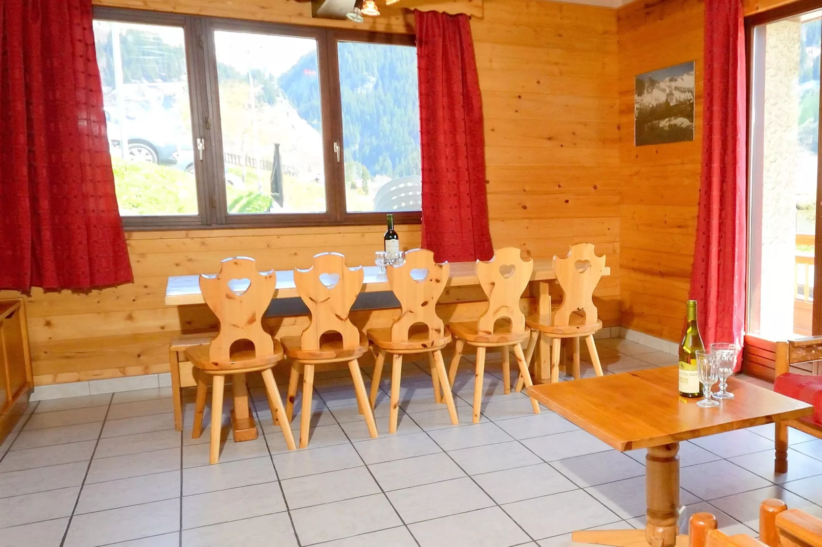 Chalet Carella-Eetkamer