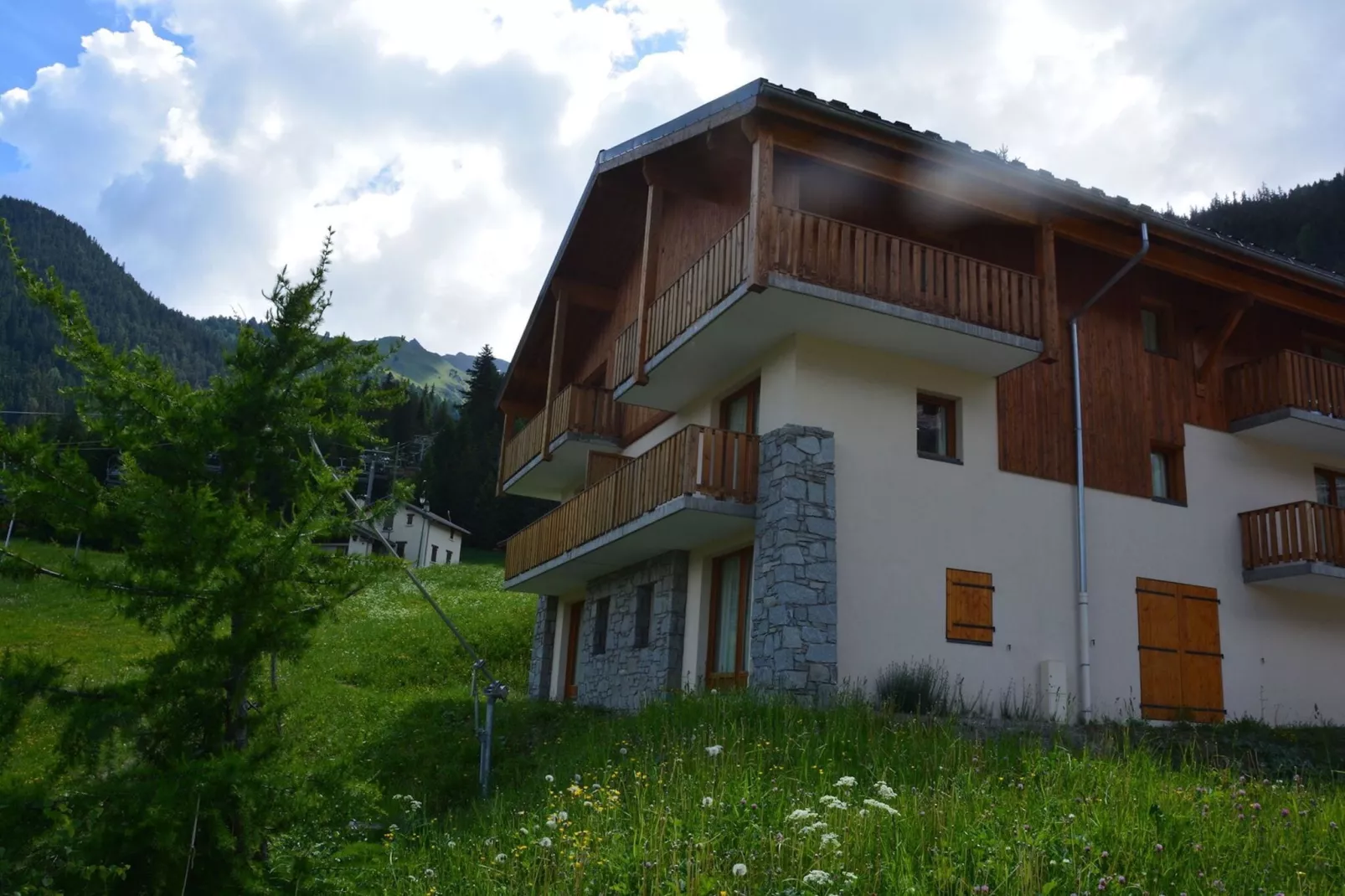 Les Chalets de la Ramoure 3-Buitenkant zomer