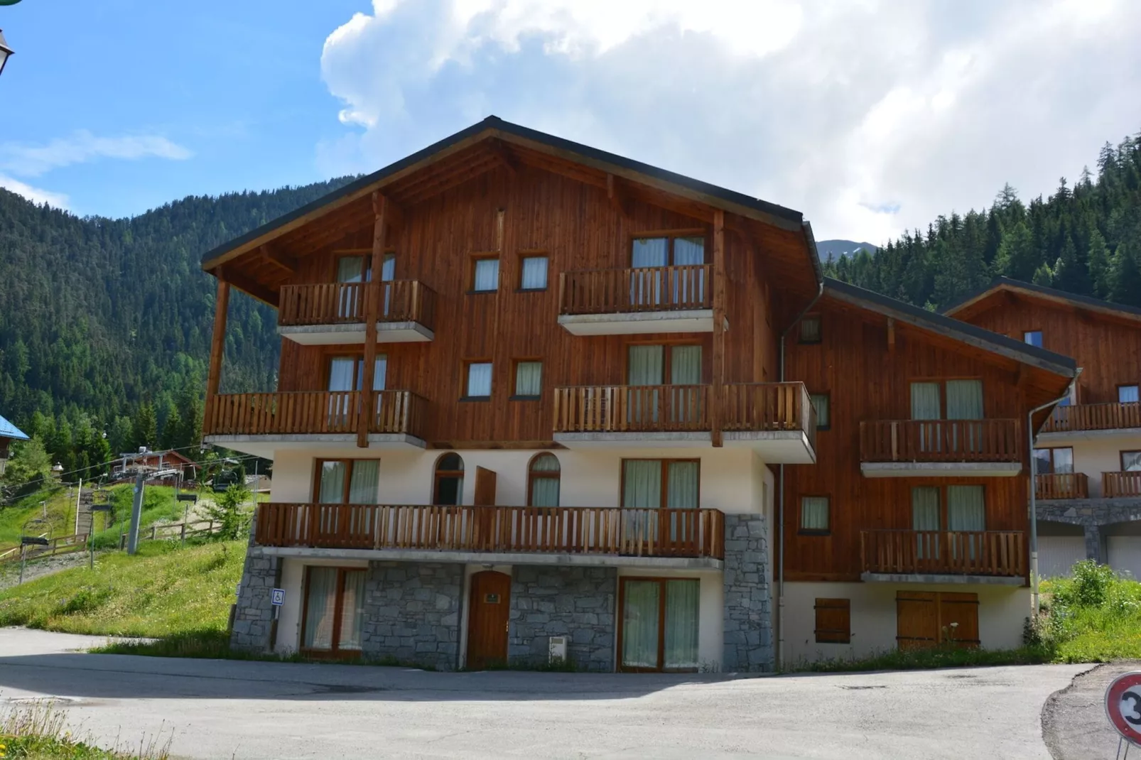 Les Chalets de la Ramoure 3-Buitenkant zomer