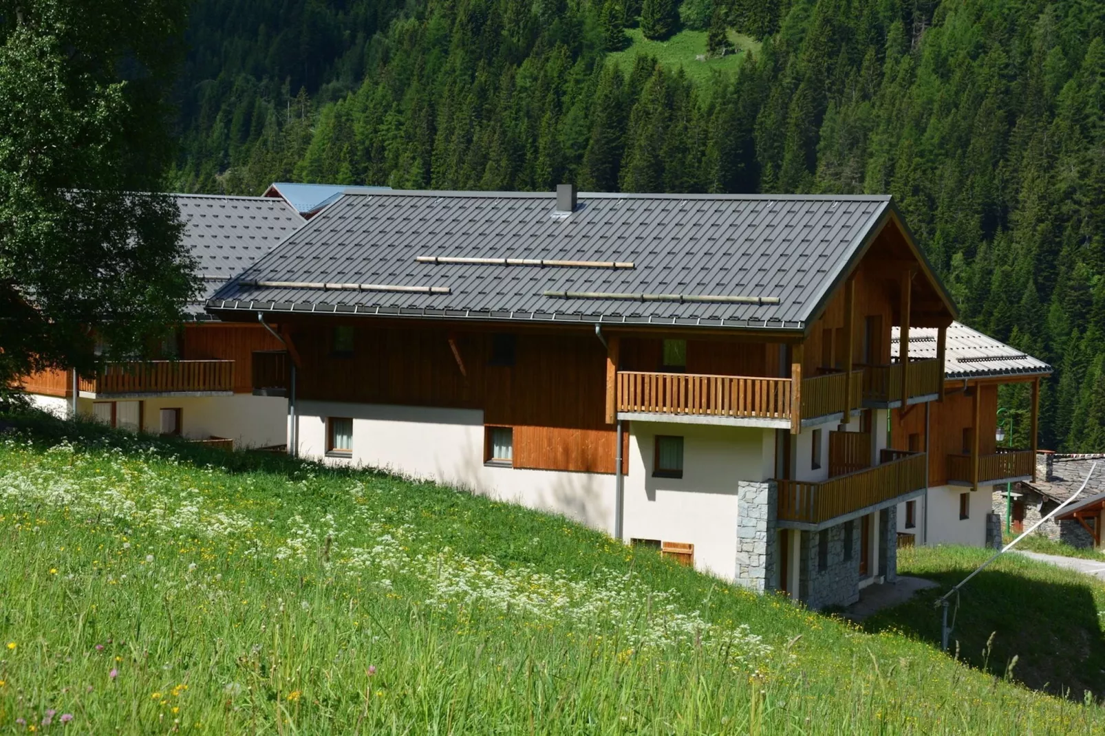 Les Chalets de la Ramoure 3-Buitenkant zomer