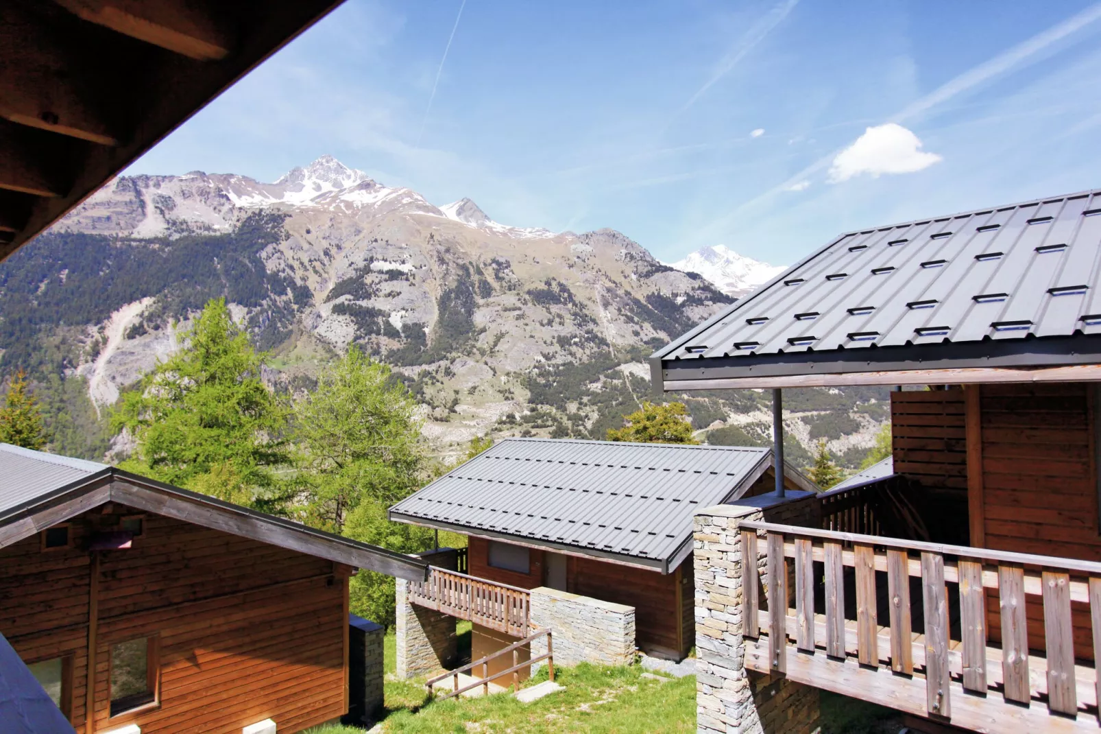 Gezellig chalet in La Norma-Uitzicht zomer