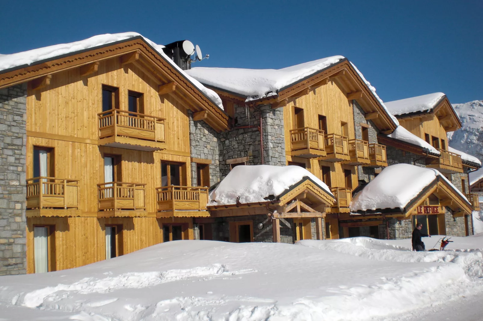 Chalet Le Refuge 2-Buitenkant zomer