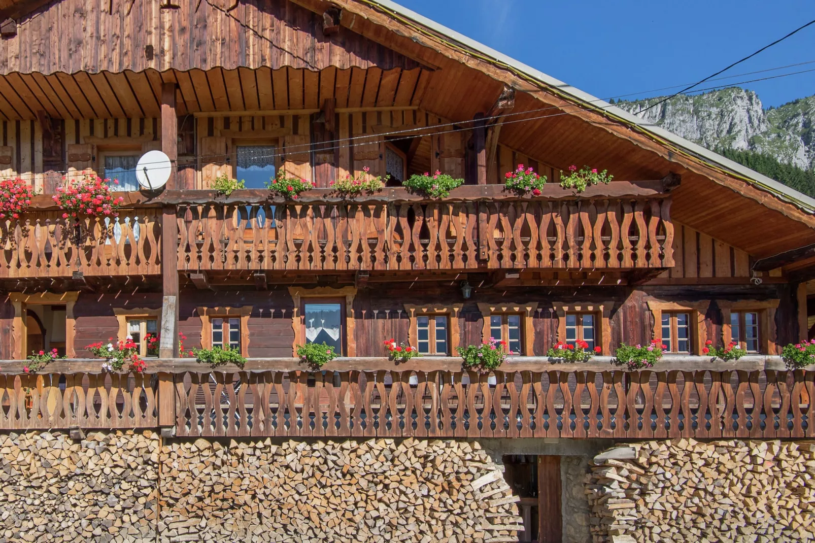 Chalet Le Mont-Buitenkant zomer