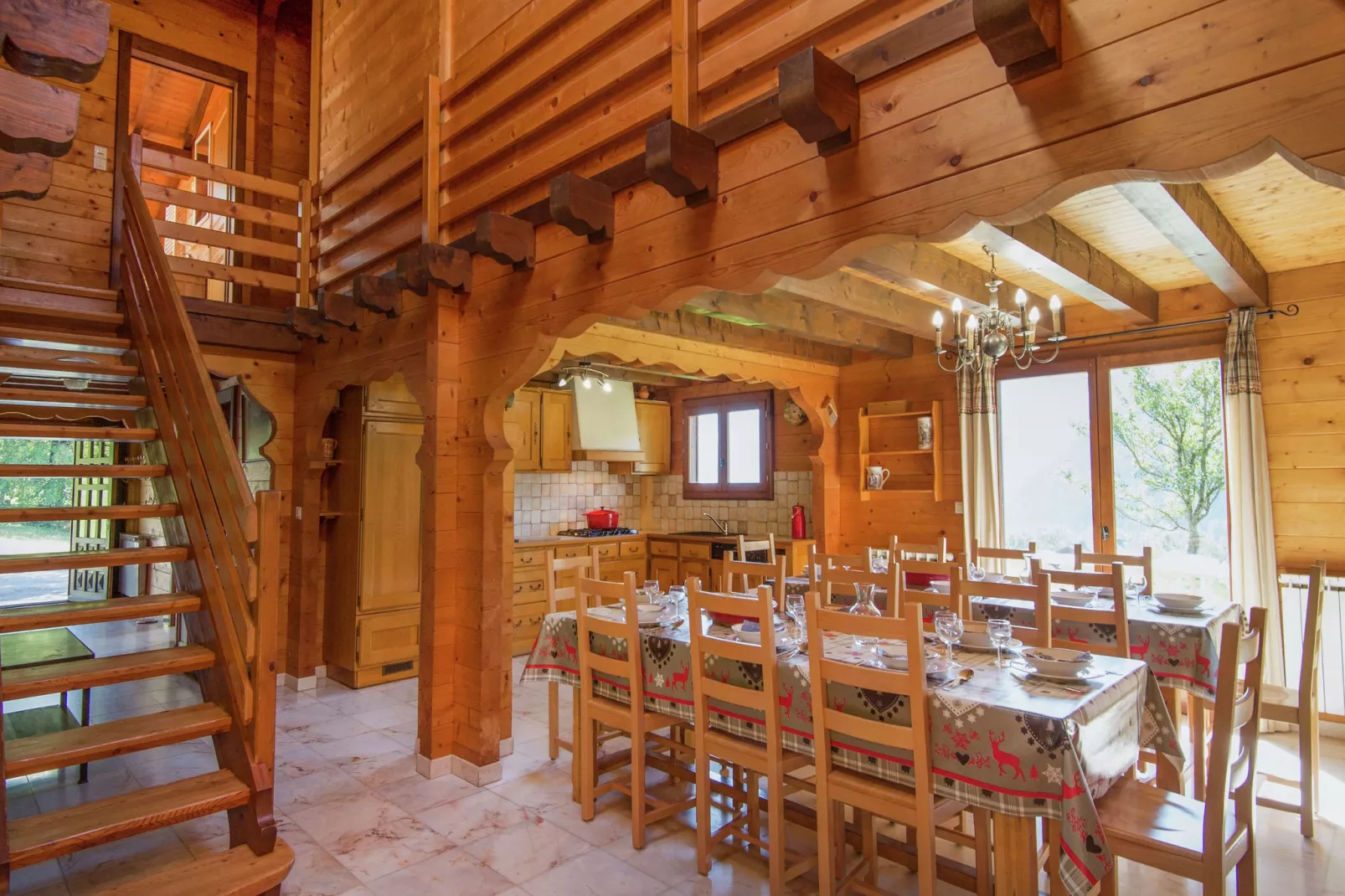 Chalet Alban-Eetkamer