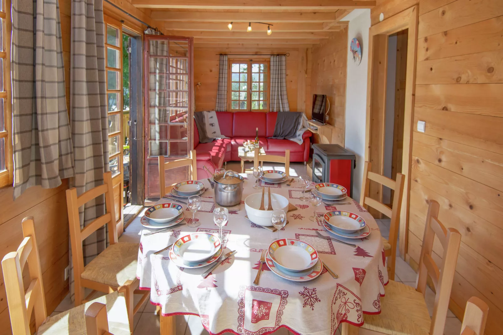 Chalet Le Nid Zut-Eetkamer